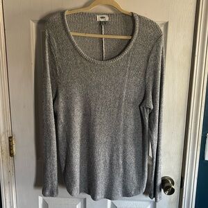 Light gray scoop neck soft lightweight sweater/top